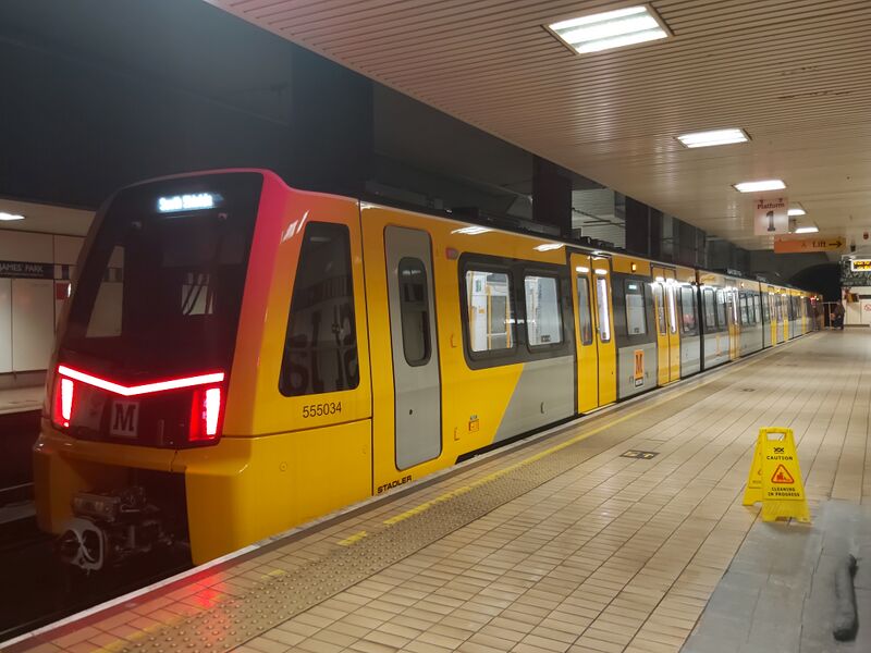 File:555034 at St James.jpg